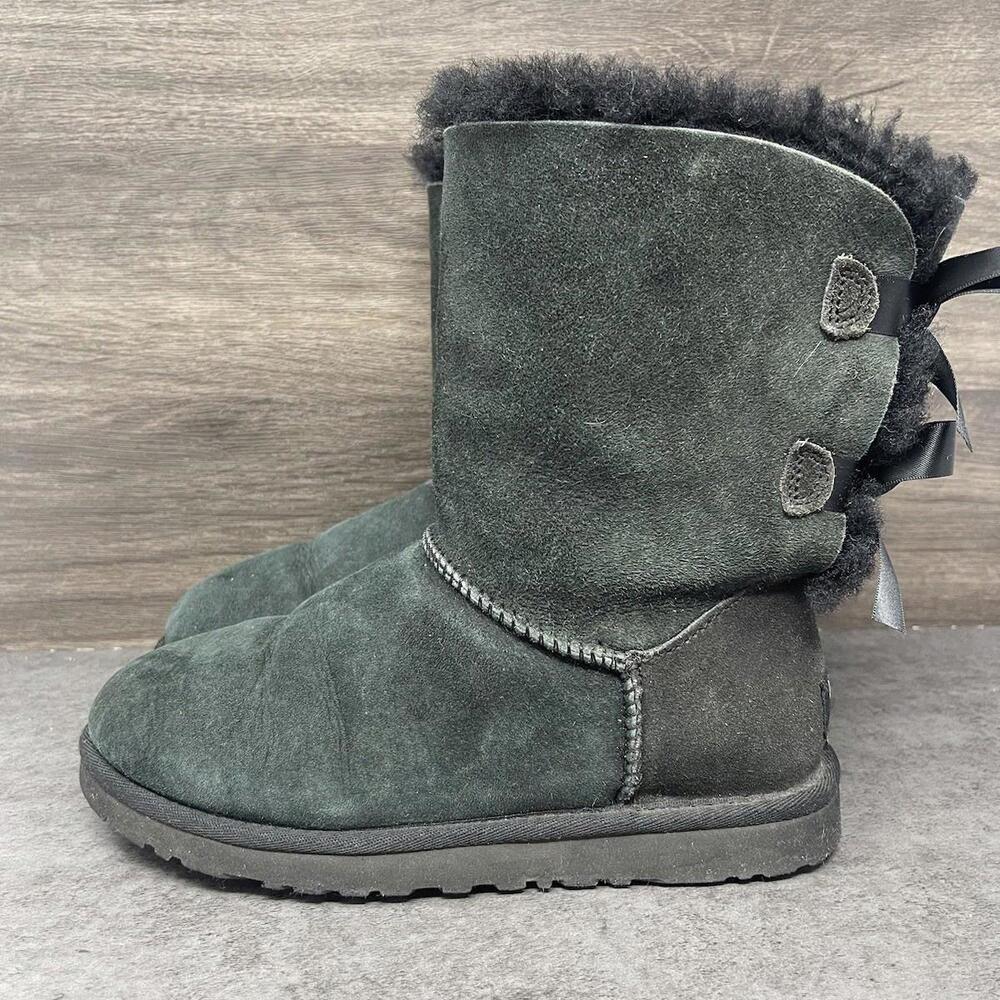 UGG Bailey Bow Boots Womens Size 5 Black Suede Fur Shearling
